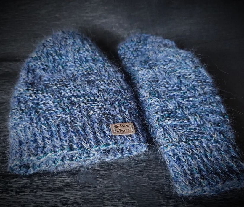 Шапка і рукавички. Ручна робота