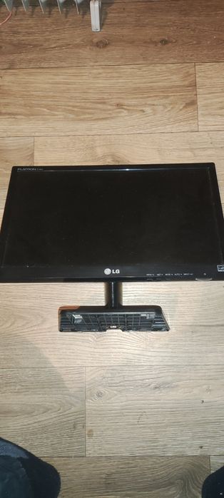 Монитор в отличном состоянии Рабочий