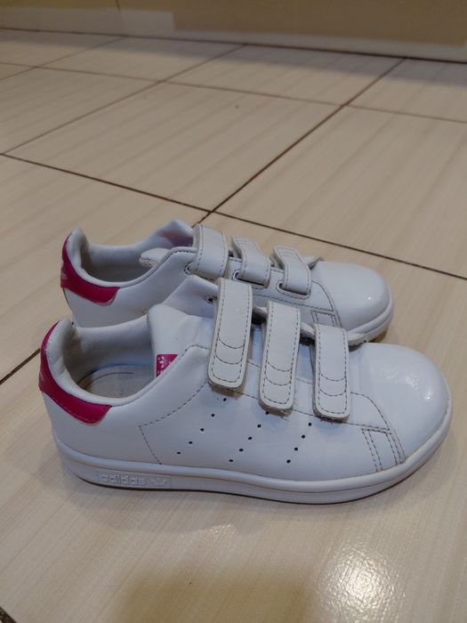 Кросівки Adidas для дівчинки