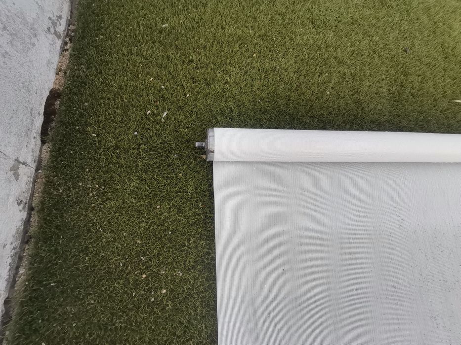 Cortina em rede mosquiteira de enrolar em alumínio