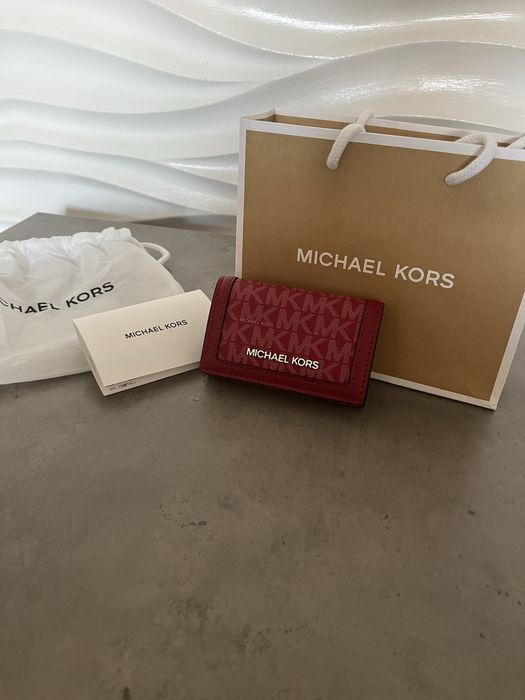 Чехол для ключей , оригинал Michail Kors c монограмой.