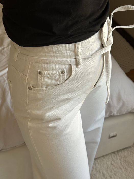 молочні джинси Massimo Dutti