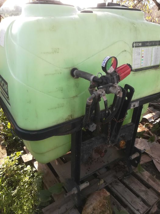 Pulverizador Rocha de 400 litros