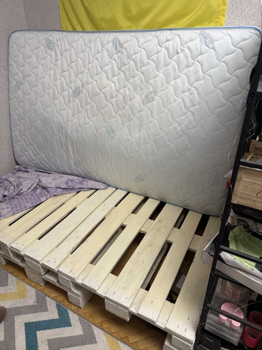 Матрац 120 *200 + ліжко-палети