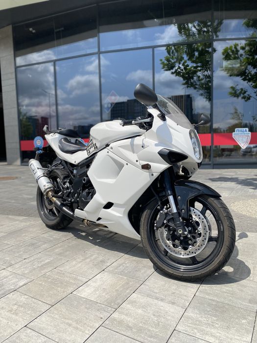 Оренда мотоцкила 650 кубів