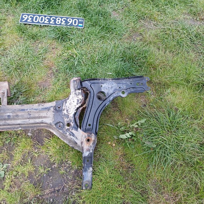 Volkswagen Golf 3 підрамник балка