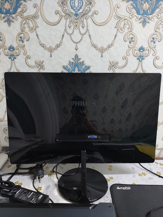 Рабочий FullHD монитор philips 227e4lsb/62 с дефектом: 400 грн ...