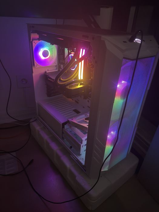 PC Gamer i5-13500 | RTX 4070 SUPER 12GB | 32GB DDR5 | SSD NVMe 1TB | Windows 11 Pro