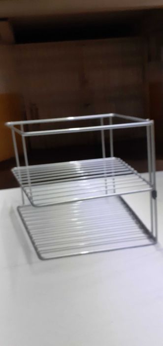 Empilhadores de pratos em aço inox