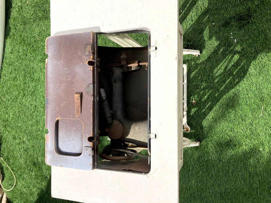 Conjunto Mobilia Vintage (Mesa Costura Singer, cadeirão, cadeira bebe)