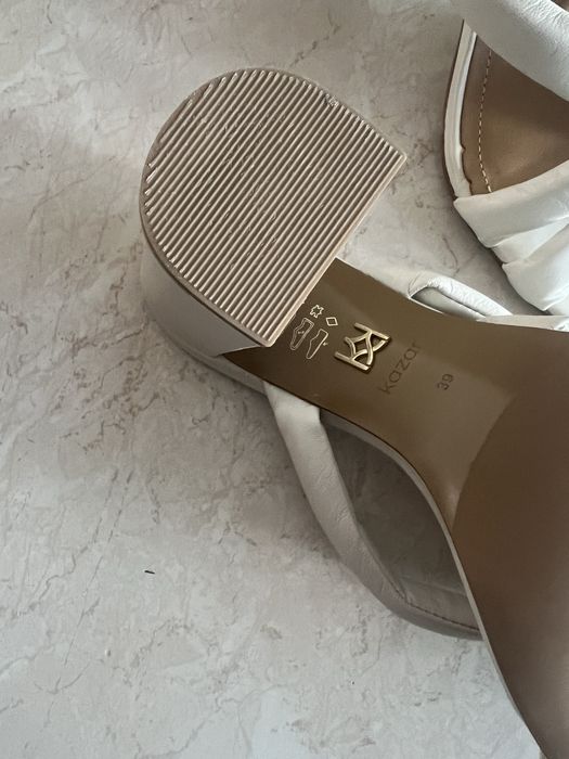 Buty , klapki Kazar 39
