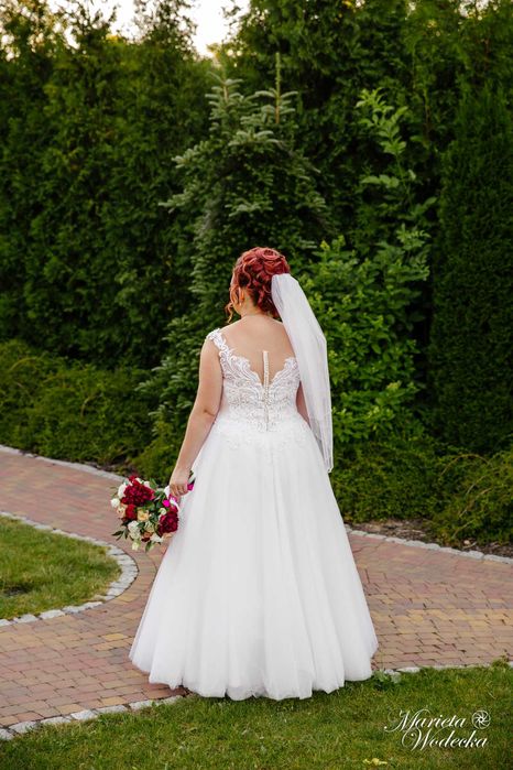 zjawiskowa suknia ślubna