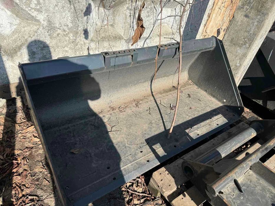 bobcat ковш швидкоз*єм щітка бункерна  бобкат бобкет щетка