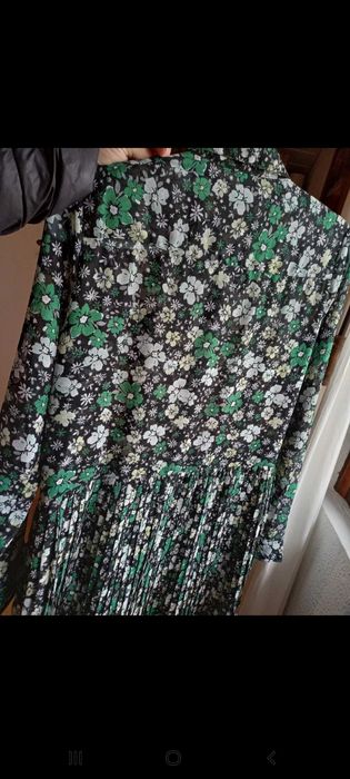 Camiseiro / Blusa - Fundo preto com flores verdes - S - Tiffosi