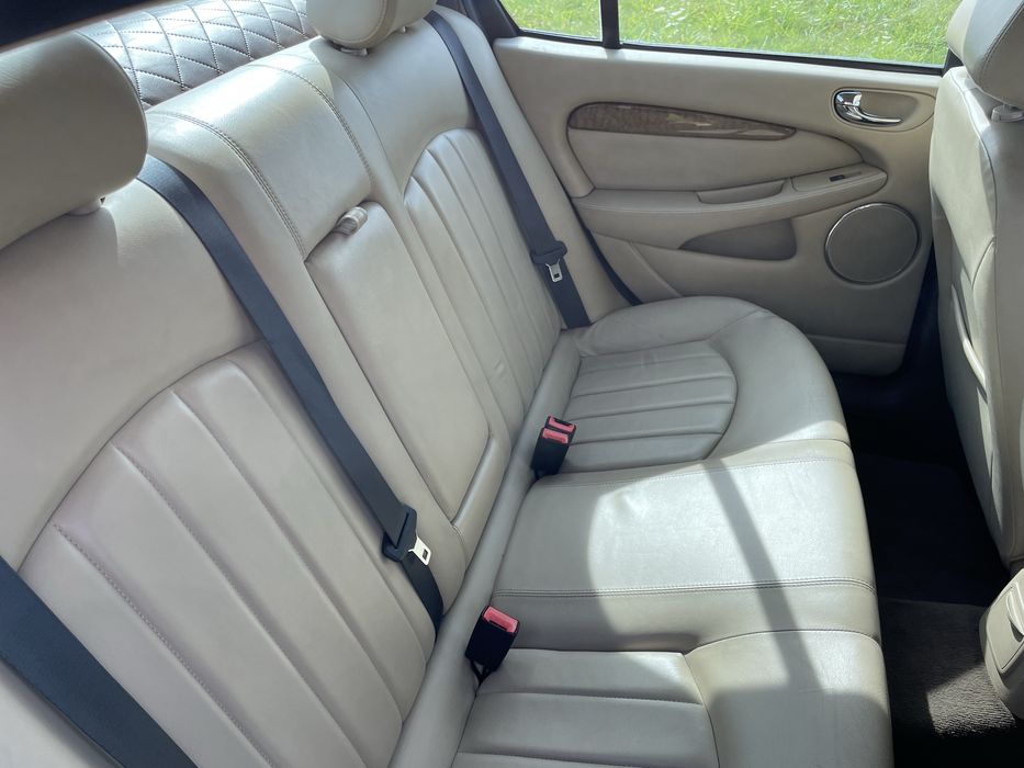 Sprzedam Ładnego Jaguara 2,5 4x4 z pazurem