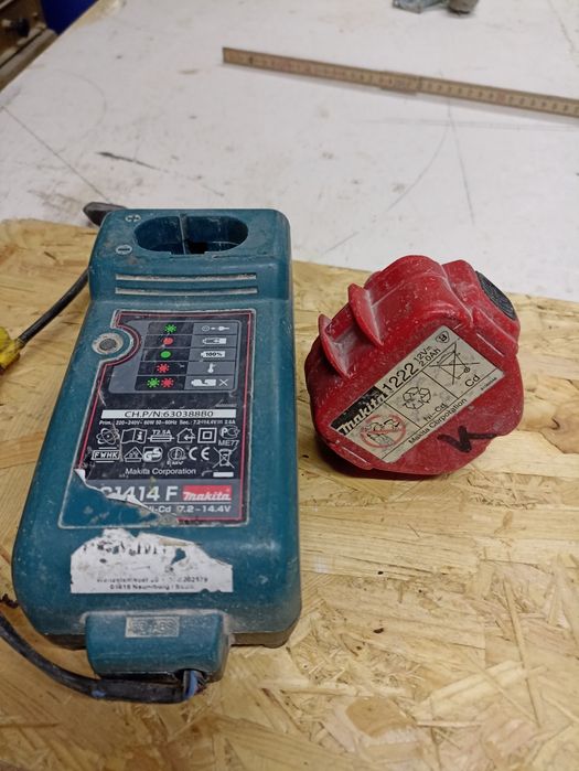 Ładowarka z baterią Makita starszego typu