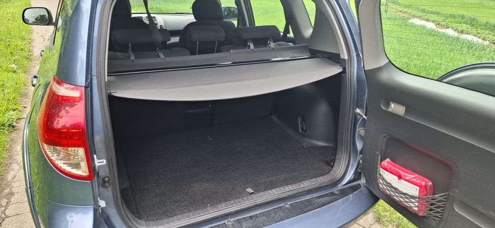 Sprzedam toyota rav4