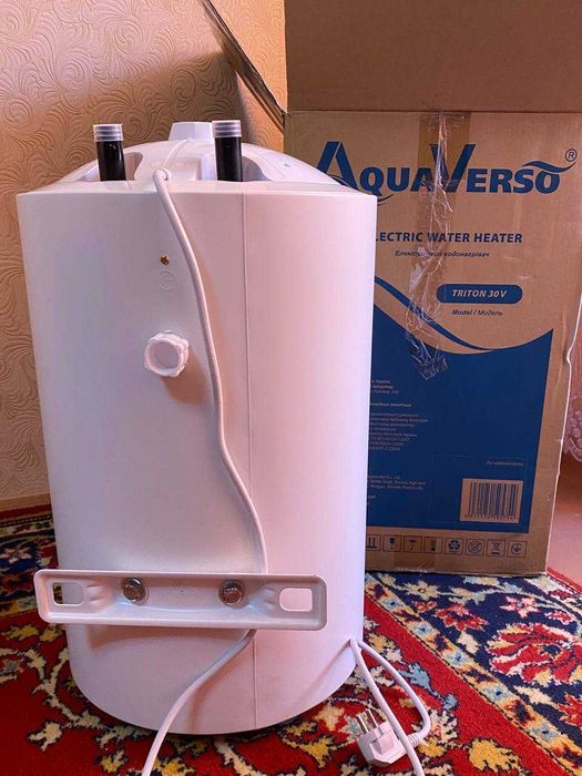 Бойлер 30л Електричний водонагрівач  AquaVerso Triton