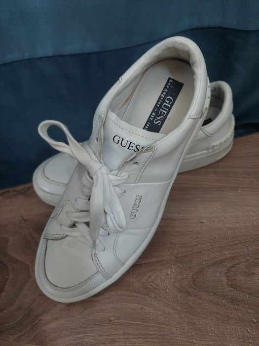 Skórzane trampki Guess rozm. 40