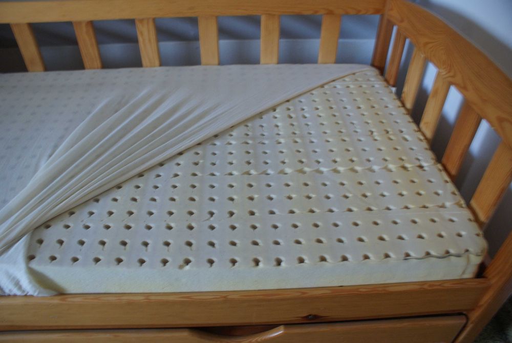 Łóżko drewniane dziecięco - młodzieżowe