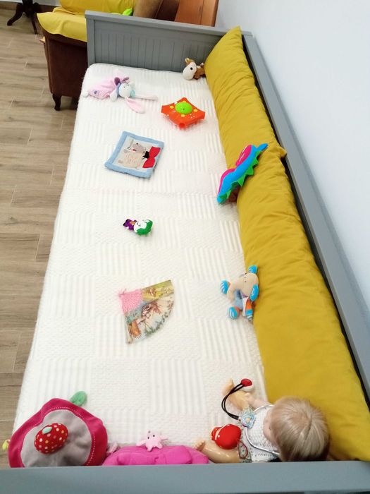 Cama com gavetas