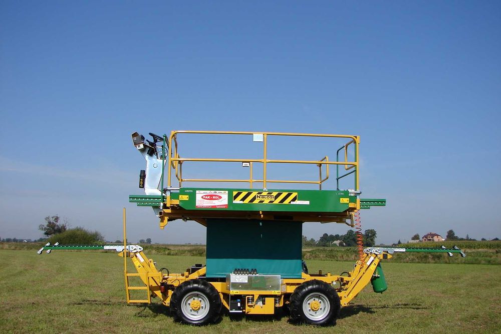 Sadownicza platforma samojezdna N.Blosi (kombajn do jabłek)