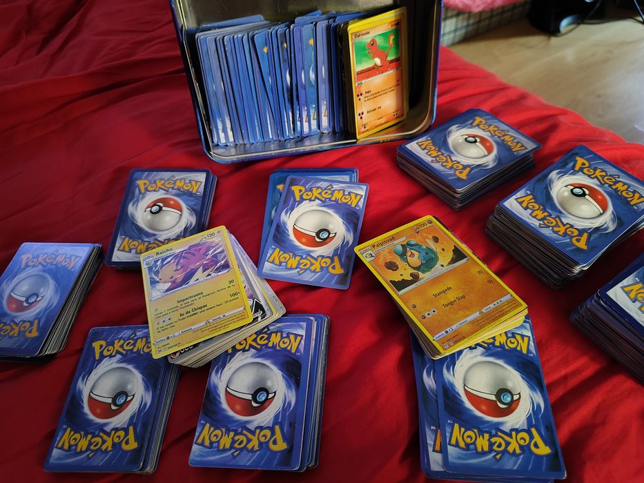 Vendo coleção Pokémon urgente. Vai a melhor oferta!