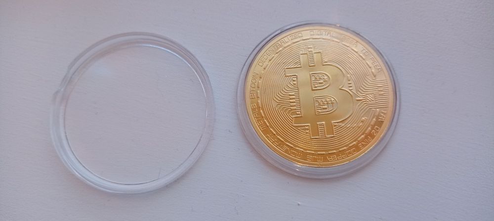 Биткоин сувенирна монета