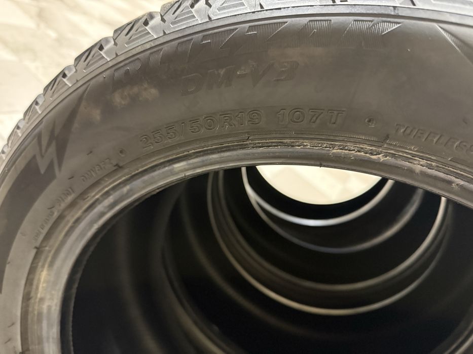 Разноширокие колеса 235/55/19-255/50/19 Bridgestone Blizzak DM-V3