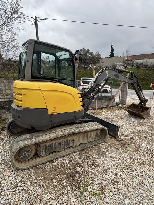 Mini giratoria volvo