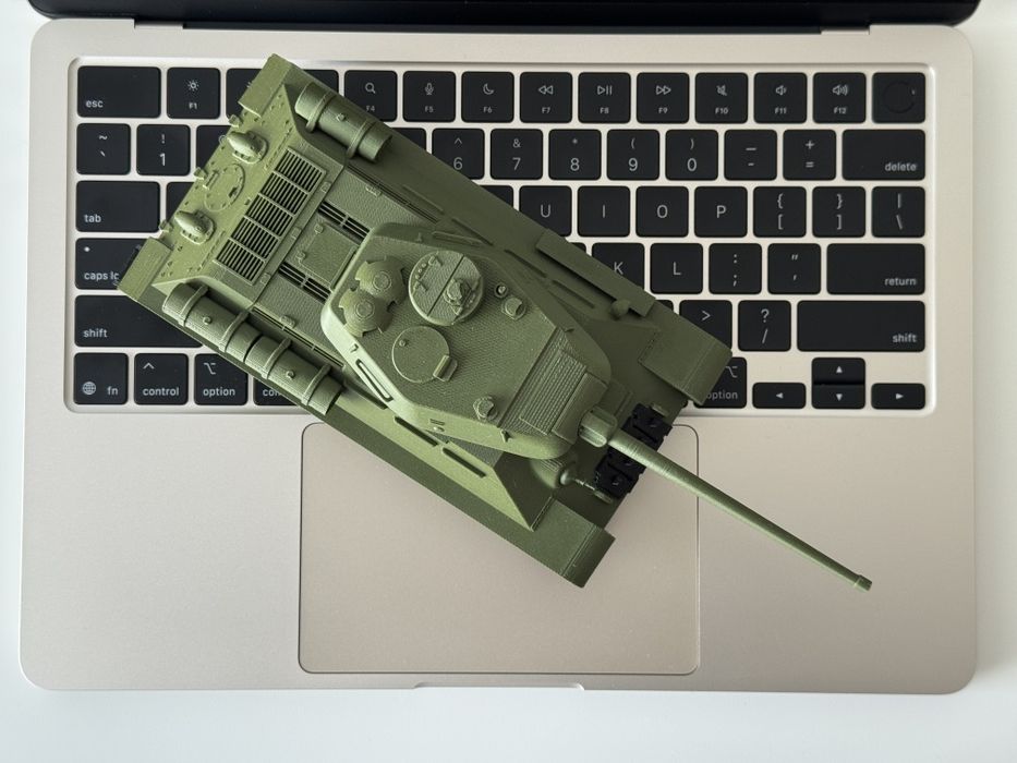 T-34/85 — середній танк СРСР