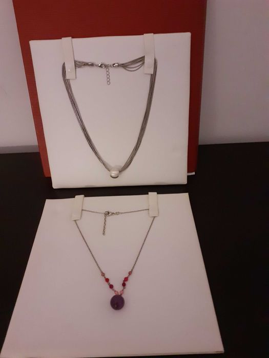 Expositor de colares (bijuteria, jóias)