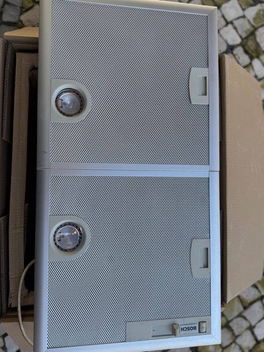 Exaustor Bosch pouco usado. 2 filtros. Ofereço Chaminé Rústica.