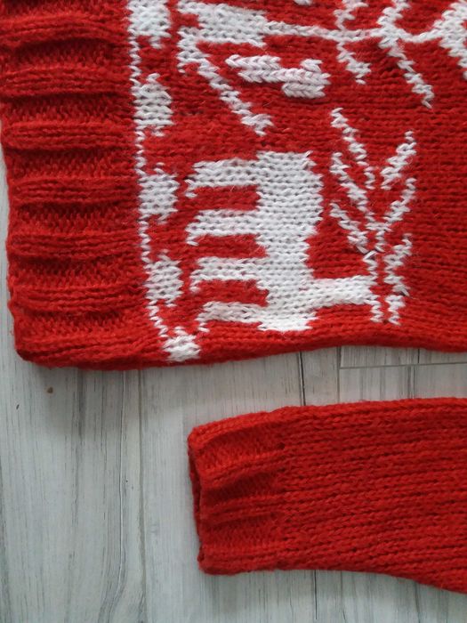 Świąteczny sweter z reniferem vintage