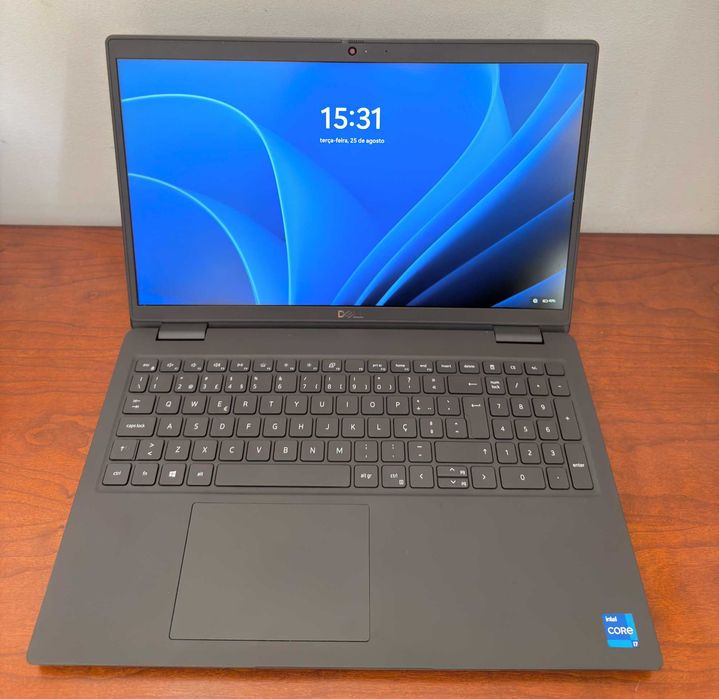 Dell Latitude 3520|15.6"FullHD|i7-1165G7 a 2.8Ghz|16Gb Ram|Ssd 256Gb|