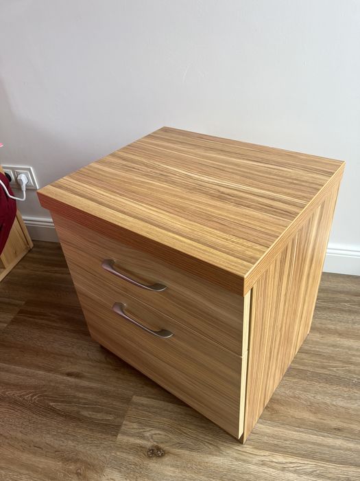 Szafka nocna drewniana