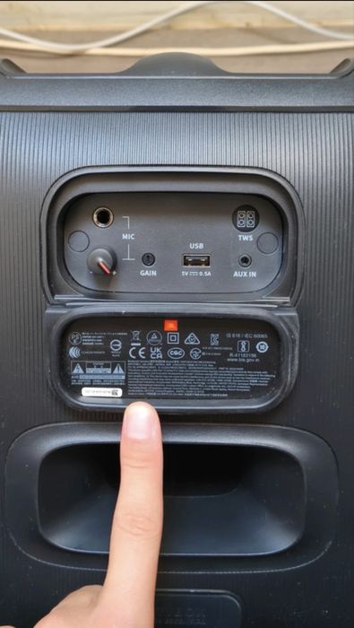 Coluna Bluetooth JBL PartyBox Encore Essential 100W - Como Nova