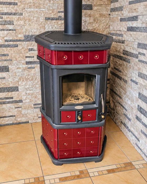 Piec kominkowy koza Lincar Monellina 176N 8 kW – kaflowy, bardzo dobry stan