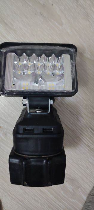 Ліхтар під акумулятор makita