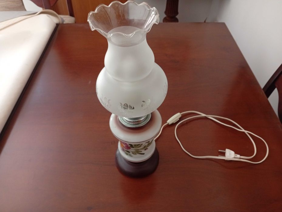Candeeiro de mesa retro - Todo em vidro - vintage