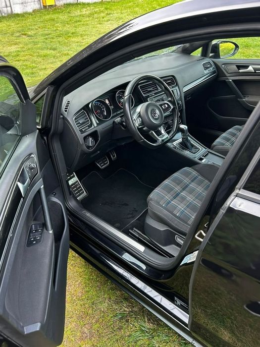 Volkswagen Golf #Xenon #GTE #DSG