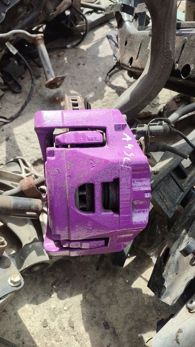 Супорта передні Ауді A4 B7 2.0 TFSI S-Line , супорта Audi А4 б7 С-лайн