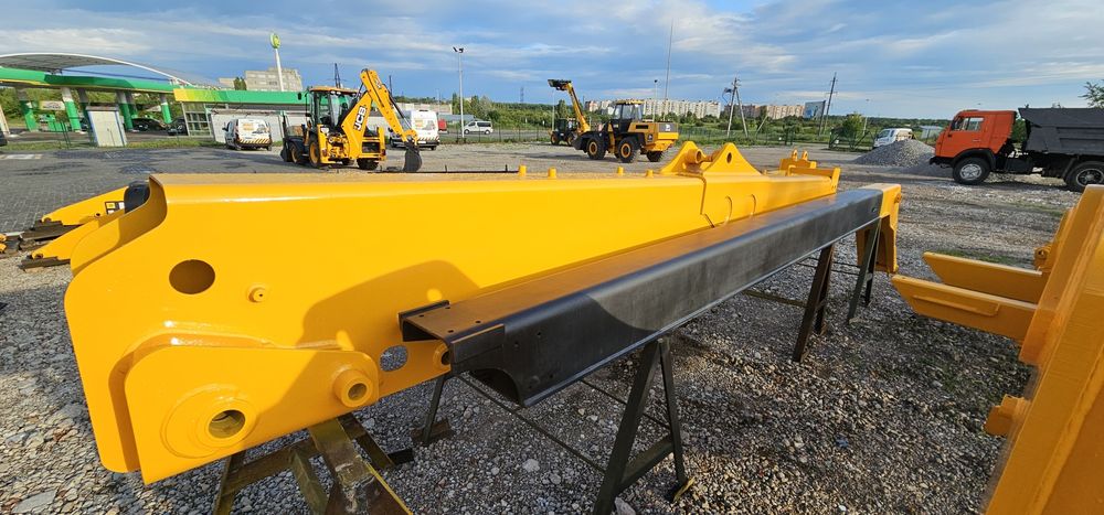 Продам  стрілу  до JCB 540-140