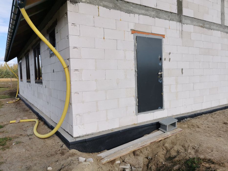 Usługi budowlane Murarz wykończenia fundamenty kominy  hydraulika