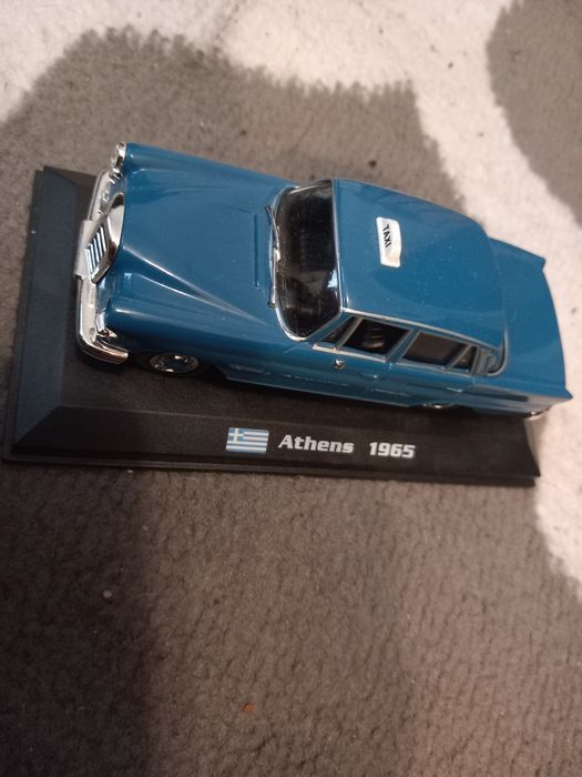 Stara taksówka do kolekcjonowania