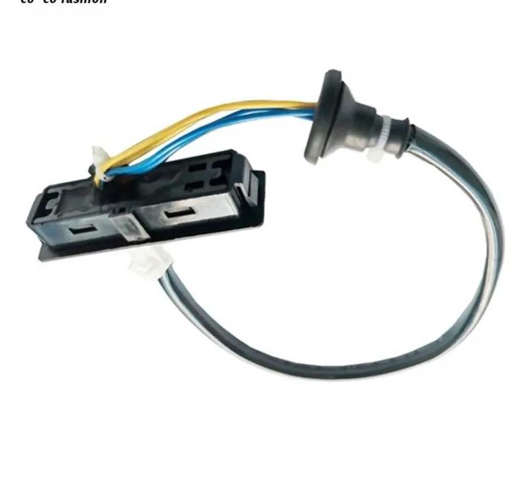 Кнопка багажника Nissan leaf, Murano!