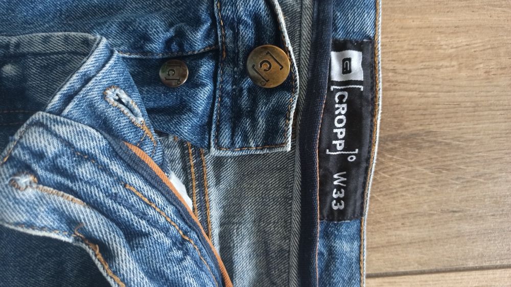 Krótkie jeansowe spodnie Cropp W 33 r.L