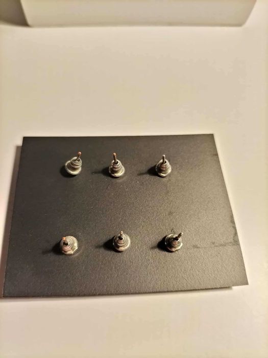 nanu kolczyki wkrętki diamenciki