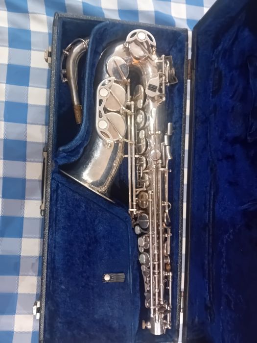 Saxofone Tenor Cadet Prateado (Com Mala e Acessórios)