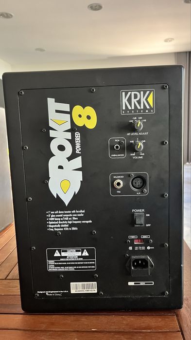 Monitores de estúdio KRK Rokit 8 G1 (Par)